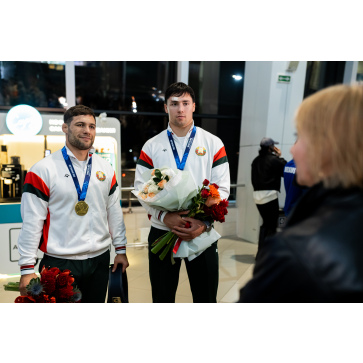 Золото и две бронзы! Белорусские борцы триумфально вернулись с чемпионата мира